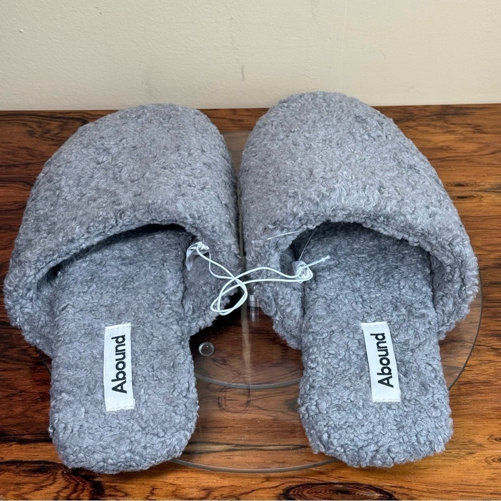 NEW Abound Drew Faux Fur Scuff Slipper in grey - Picture 9 of 12